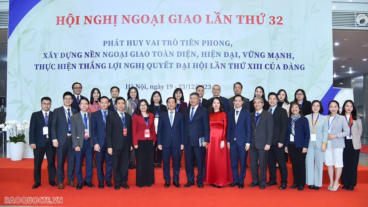 Toàn cảnh Thủ tướng Phạm Minh Chính tham dự Phiên toàn thể Ngoại giao Kinh tế phục vụ phát triển đất nước