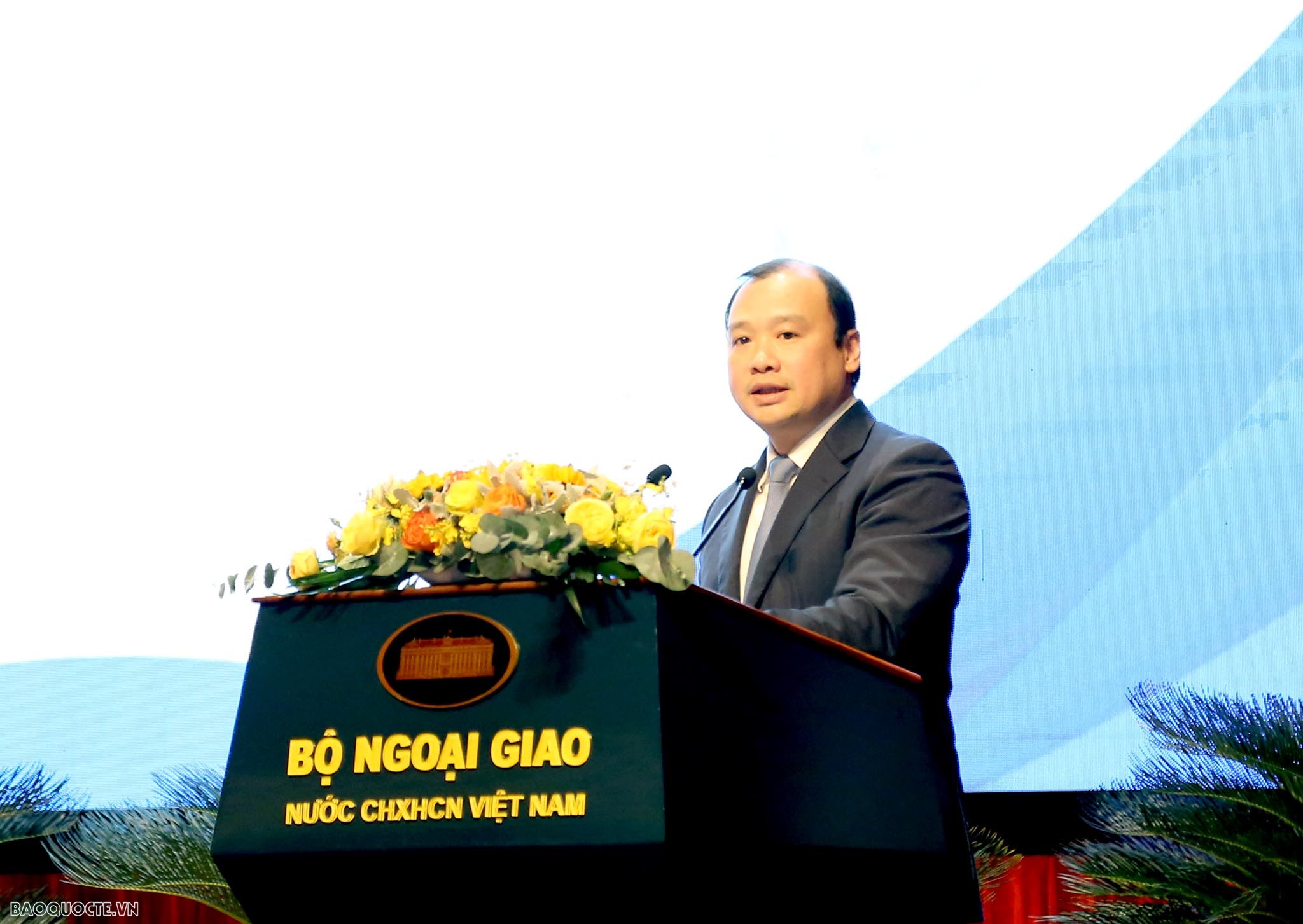 Hội nghị Ngoại giao 32: Công tác Đảng góp phần hiện thực hóa tầm nhìn và khát vọng phát triển đất nước Hội nghị Ngoại giao 32: Công tác Đảng góp phần hiện thực hóa tầm nhìn và khát vọng phát triển đất nước