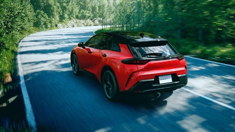 Cận cảnh Toyota Crown Sport PHEV 2024 vừa ra mắt tại Nhật Bản, giá 1,3 tỷ đồng