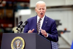 Tổng thống Mỹ ký ban hành Đạo luật Chi tiêu quốc phòng năm 2024, chi quân sự kỷ lục, phân bổ 300 triệu USD cho Kiev