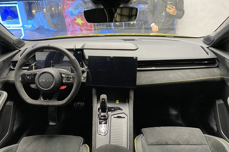 Cận cảnh xe Trung Quốc Lynk & Co 03+ vừa ra mắt tại Việt Nam