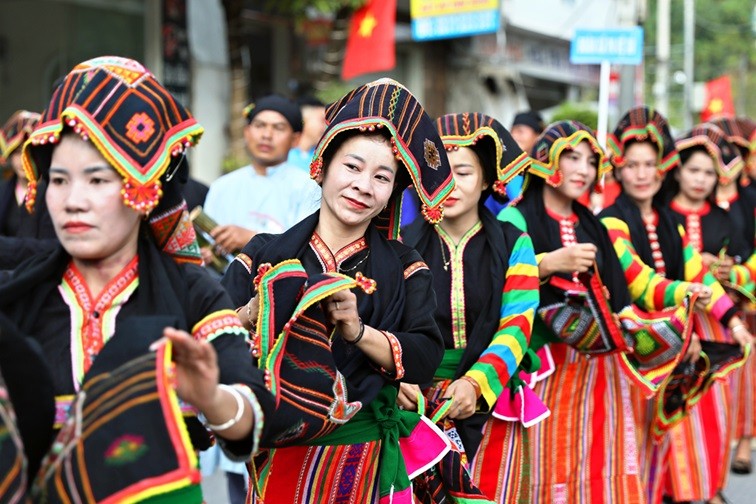 Vẻ đẹp văn hóa của người Cống giữa đại ngàn sương mây Vẻ đẹp văn hóa của người Cống giữa đại ngàn sương mây