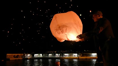 Tìm hiểu phong tục đón Giáng sinh độc lạ ở các nước