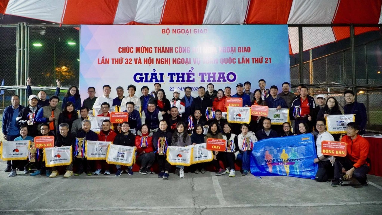 Tưng bừng không khí của giải thể thao Bộ Ngoại giao