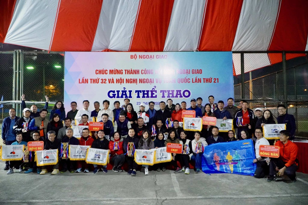 Tưng bừng không khí của giải thể thao Bộ Ngoại giao Tưng bừng không khí của giải thể thao Bộ Ngoại giao