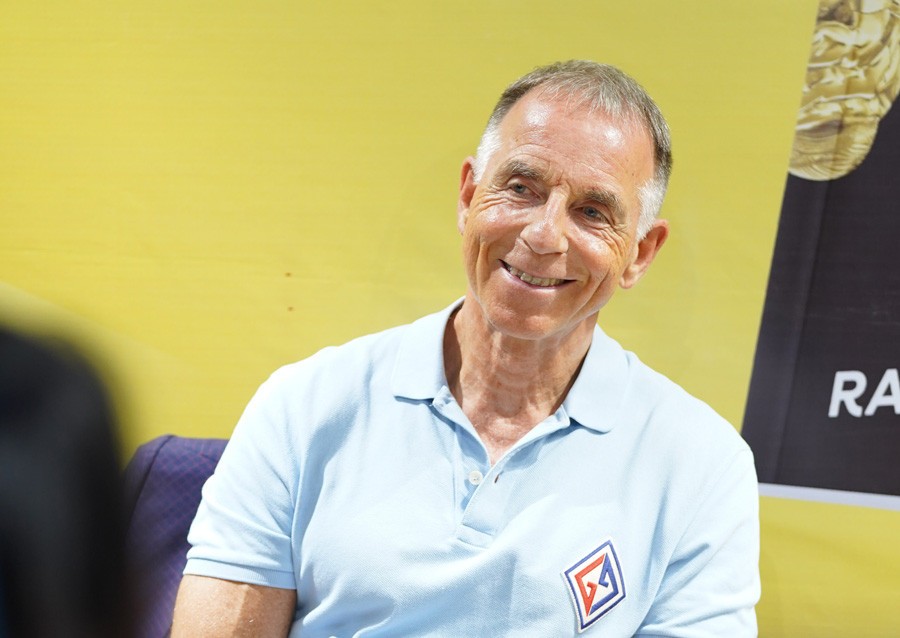 TS. Rainer Zitelmann: Ngành dịch vụ là điểm sáng của nền kinh tế Việt Nam năm 2023 TS. Rainer Zitelmann: Ngành dịch vụ là điểm sáng của nền kinh tế Việt Nam năm 2023