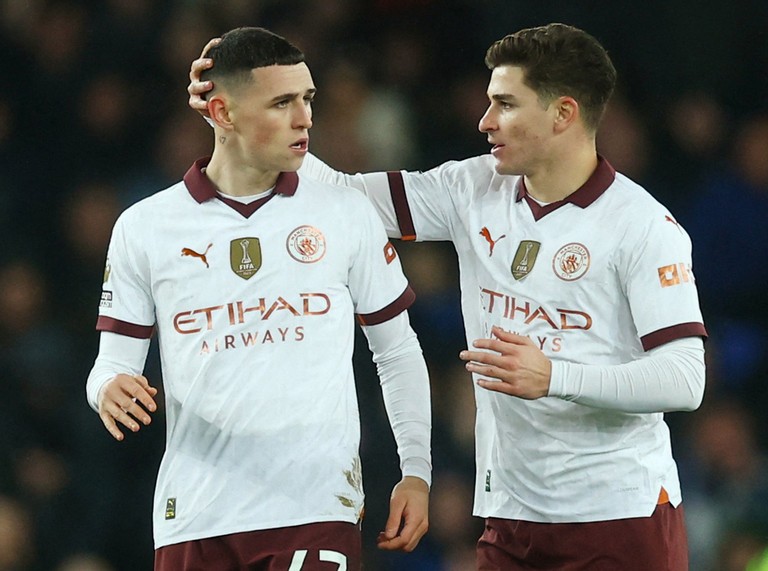 Sang hiệp 2, Foden tỏa sáng san hòa 1-1 cho Man City. Sang hiệp 2, Foden tỏa sáng san hòa 1-1 cho Man City.