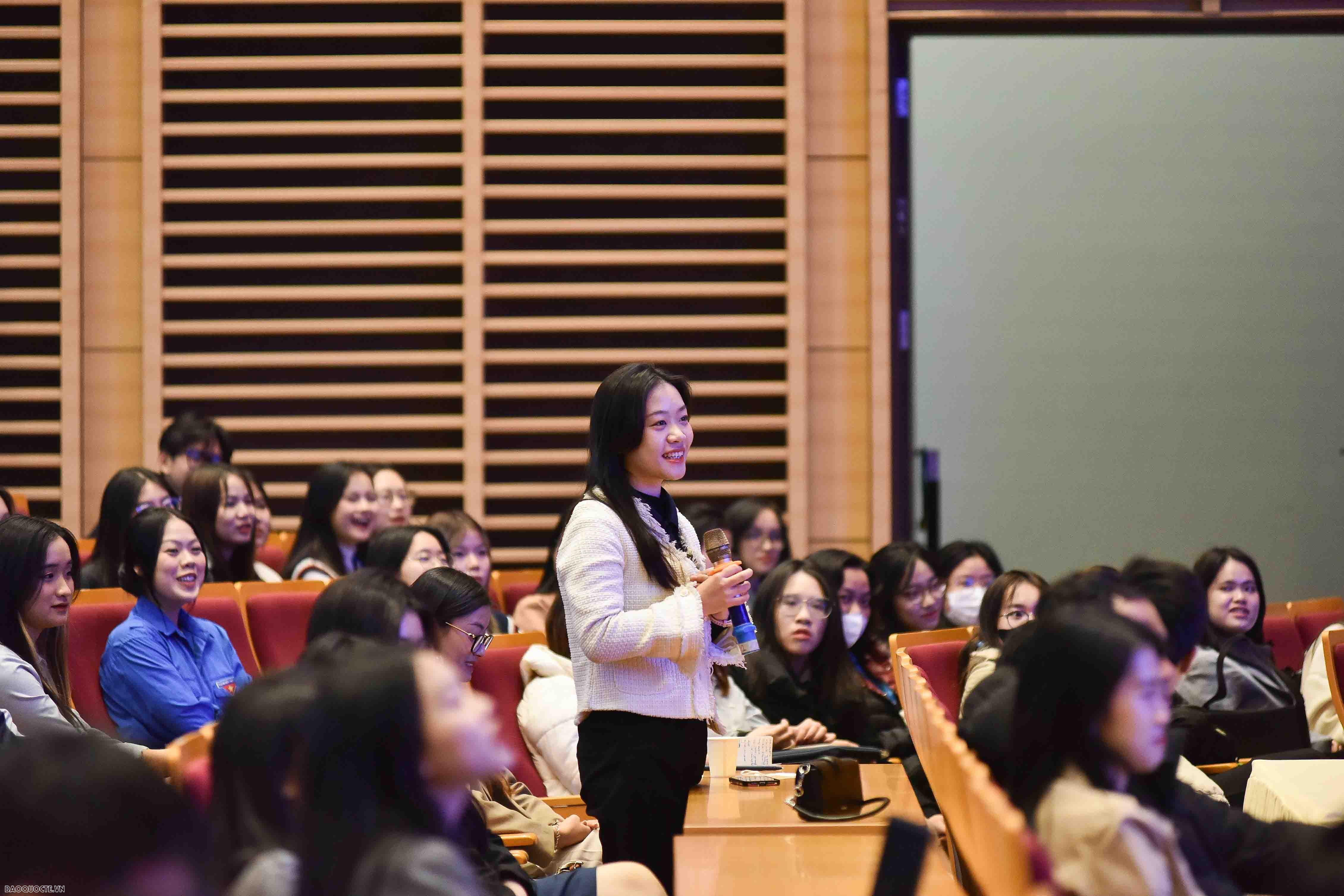 Thanh niên Việt Nam trước quá trình hội nhập quốc tế Thanh niên Việt Nam chủ động nắm bắt cơ hội trong quá trình hội nhập quốc tế