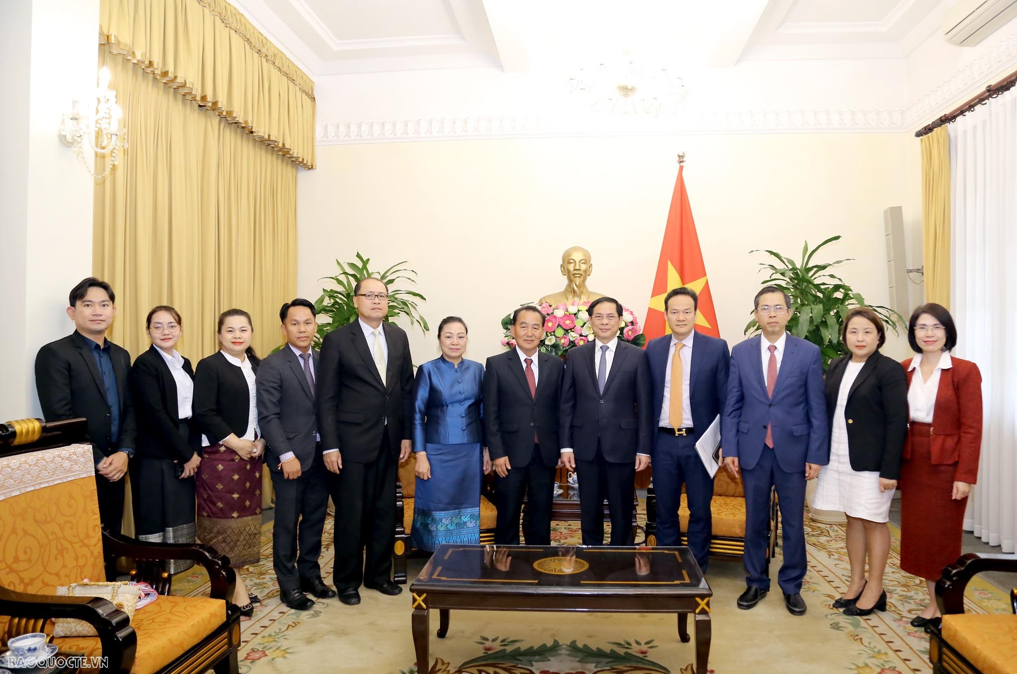 Bộ trưởng Ngoại giao Bùi Thanh Sơn tiếp Thứ trưởng Ngoại giao Lào Ting Souksanh Bộ trưởng Ngoại giao Bùi Thanh Sơn tiếp Thứ trưởng Ngoại giao Lào Ting Souksanh