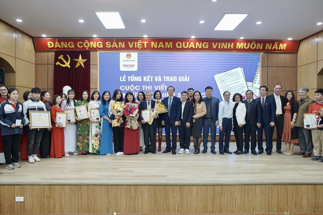 Cuộc thi viết 'Những kỷ niệm sâu sắc về thầy cô và mái trường': Minh chứng cho giá trị mà thầy cô và nhà trường dâng hiến