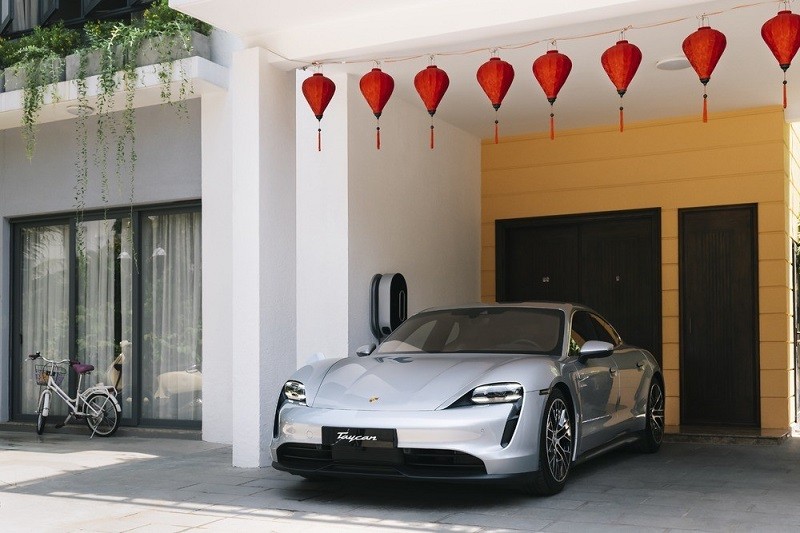 Triệu hồi xe điện Porsche Taycan tại Việt Nam để kiểm tra tình trạng pin. Triệu hồi xe điện Porsche Taycan tại Việt Nam để kiểm tra tình trạng pin.