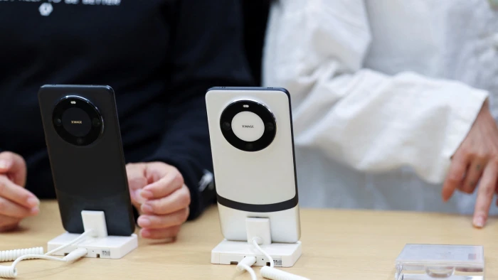 Huawei 'vượt bão', đạt doanh số bán hàng mạnh mẽ