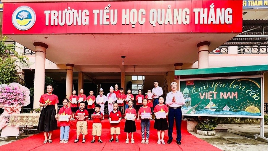 Đẩy mạnh tuyên truyền biển đảo ở địa phương ven biển, nâng cao nhận thức từng người dân