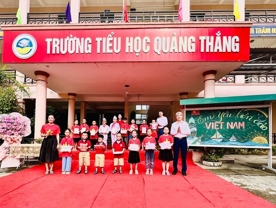 Đẩy mạnh tuyên truyền biển đảo ở địa phương ven biển, nâng cao nhận thức từng người dân Đẩy mạnh tuyên truyền biển đảo ở địa phương ven biển, nâng cao nhận thức từng người dân