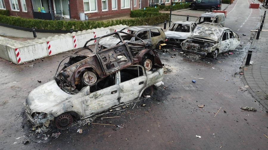 Hà Lan bắt giữ hơn 200 người bạo động đêm giao thừa