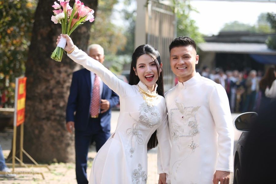 Ảnh cưới ngọt ngào của Quang Hải - Chu Thanh Huyền