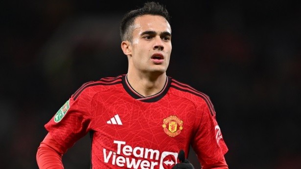 Chuyển nhượng cầu thủ MU: Chia tay Sergio Reguilon, Raphael Varane trở thành mục tiêu số 1 của Al-Nassr