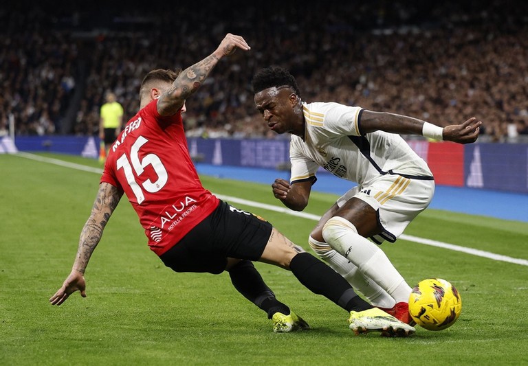 Với đẳng cấp vượt trội, Real Madrid sớm tạo ra thế trận lấn lướt Mallorca.