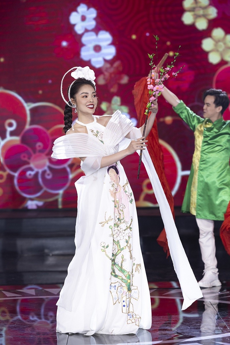 Dương Cẩm Lynh tham gia chương trình đặc biệt dịp Tết