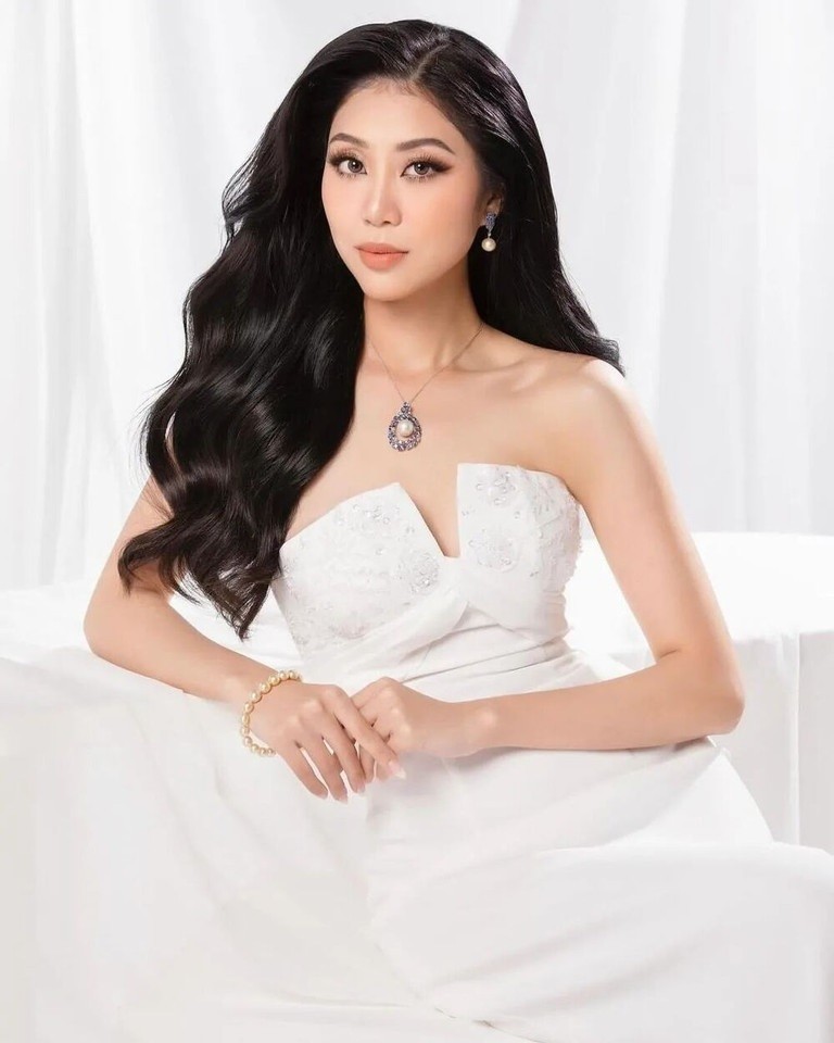 Top 4 Hoa hậu Trái đất 2023 đội vương miện