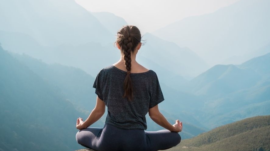 5 thói quen nhẹ nhàng trong buổi sáng duy trì sức khỏe và tâm trạng