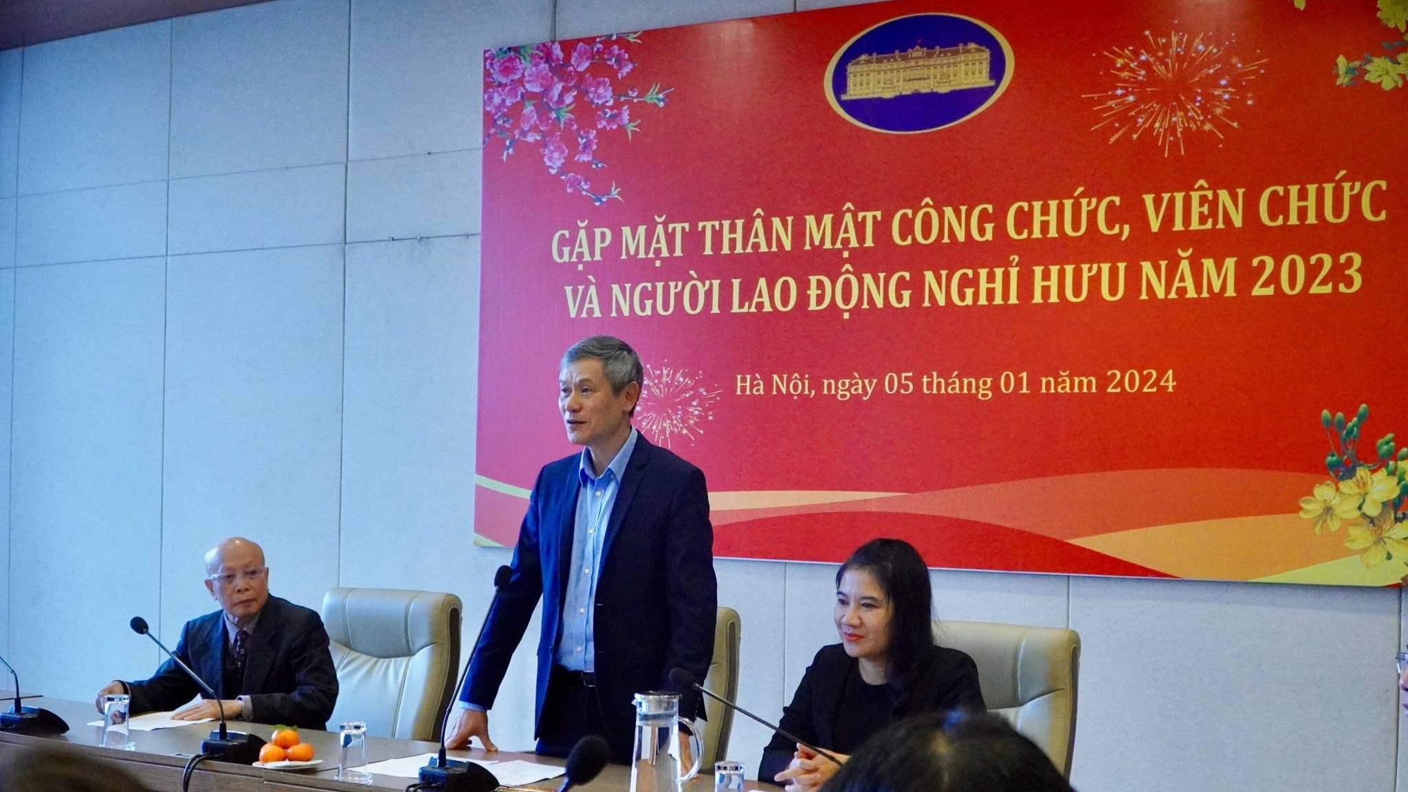 Bộ Ngoại giao gặp mặt thân mật cán bộ, công chức nghỉ hưu trong năm 2023