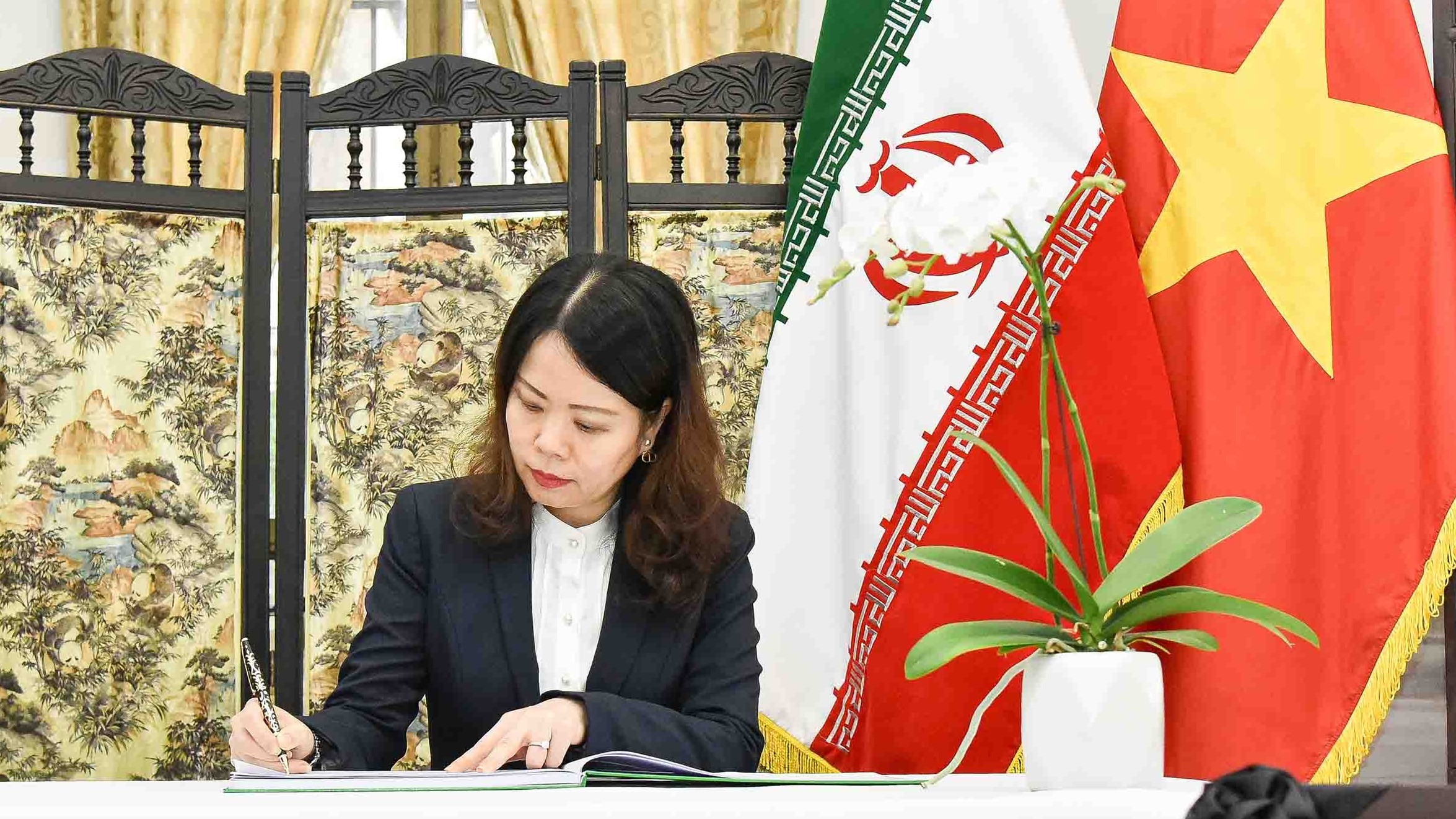 Lãnh đạo Bộ Ngoại giao chia buồn về thiệt hại trong vụ đánh bom xảy ra tại Iran