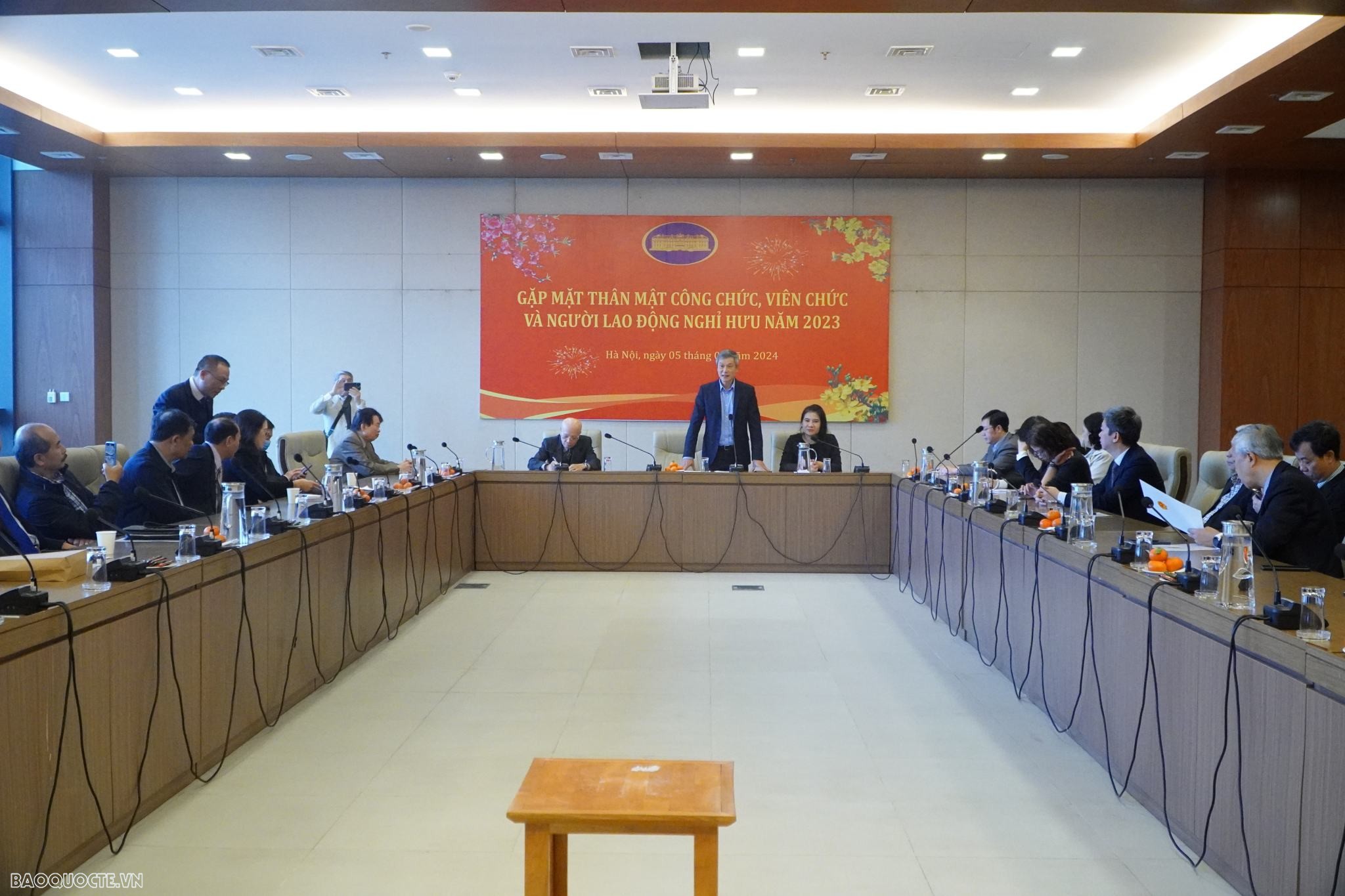 Bộ Ngoại giao gặp mặt thân mật cán bộ, công chức nghỉ hưu trong năm 2023