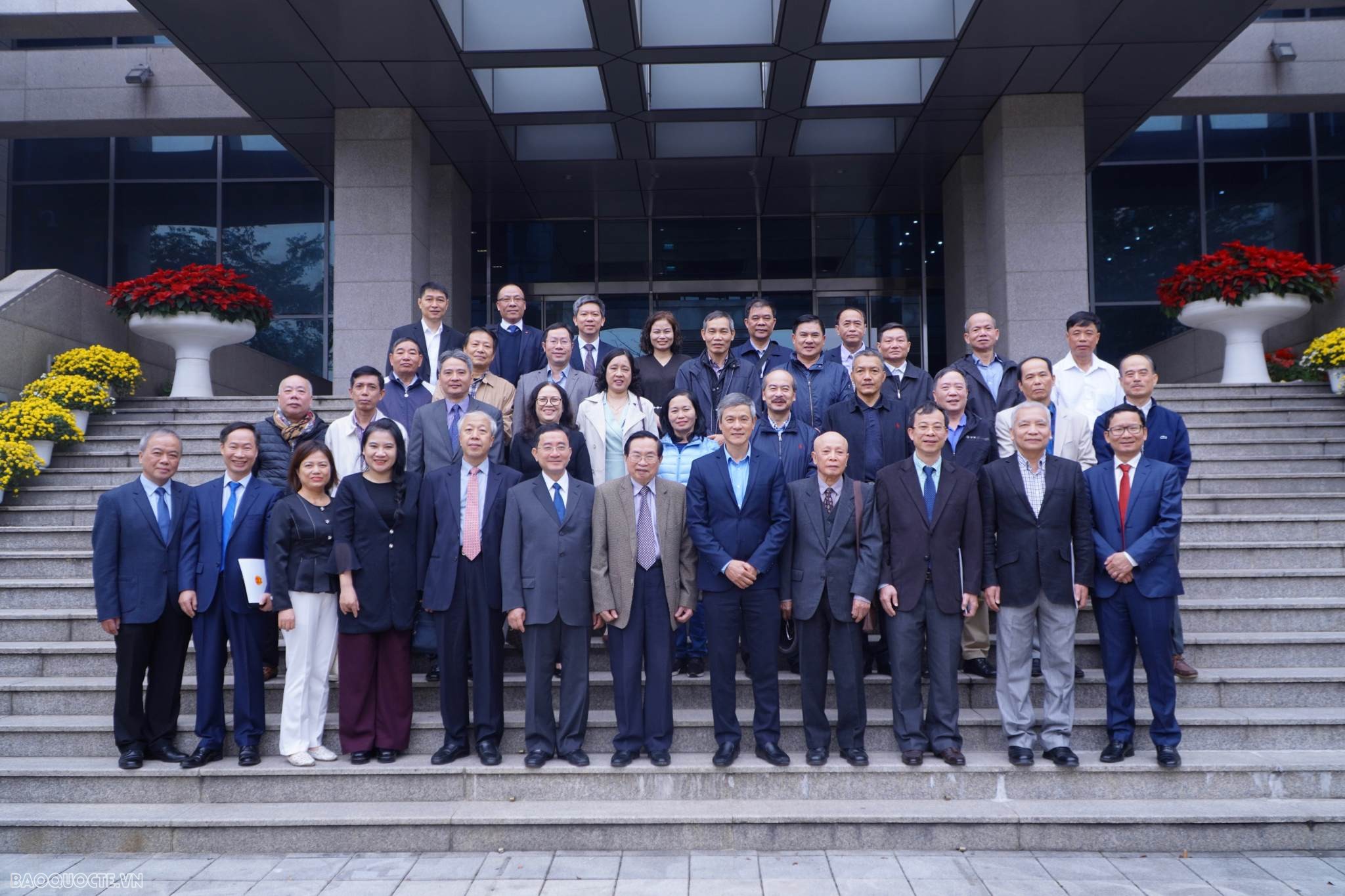 Bộ Ngoại giao gặp mặt thân mật cán bộ, công chức nghỉ hưu trong năm 2023