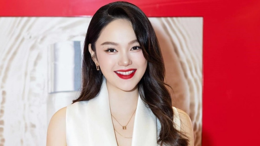 Diễn viên Minh Hằng đẹp rạng rỡ sau sinh