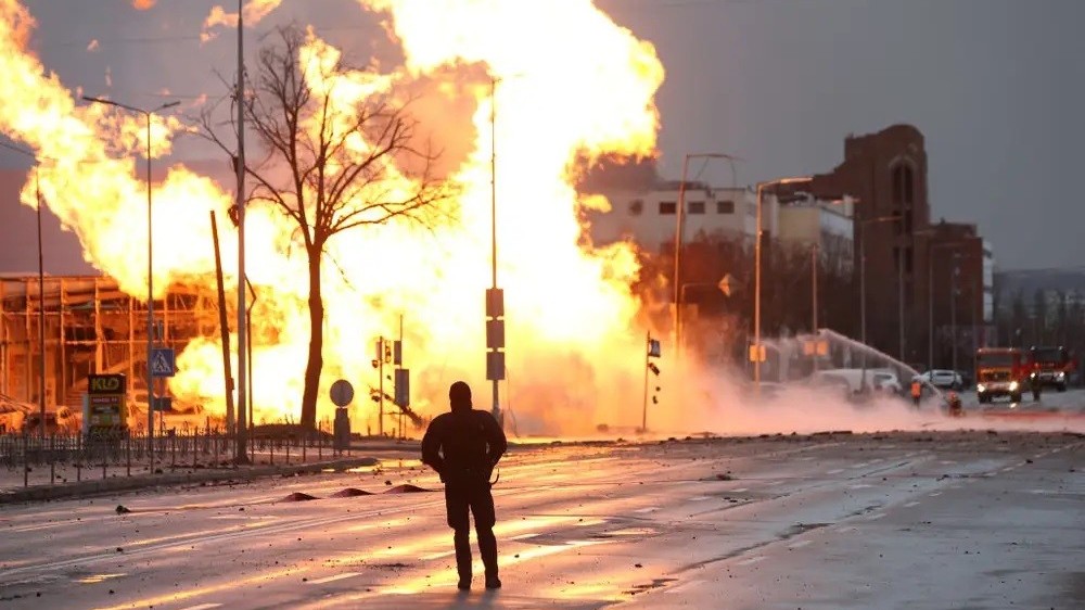 Nga tuyên bố chặn nhiều UAV ở Biển Đen, Ukraine công khai hình ảnh tên lửa đạn đạo siêu vượt âm Kinzhal ‘bị bắn hạ’