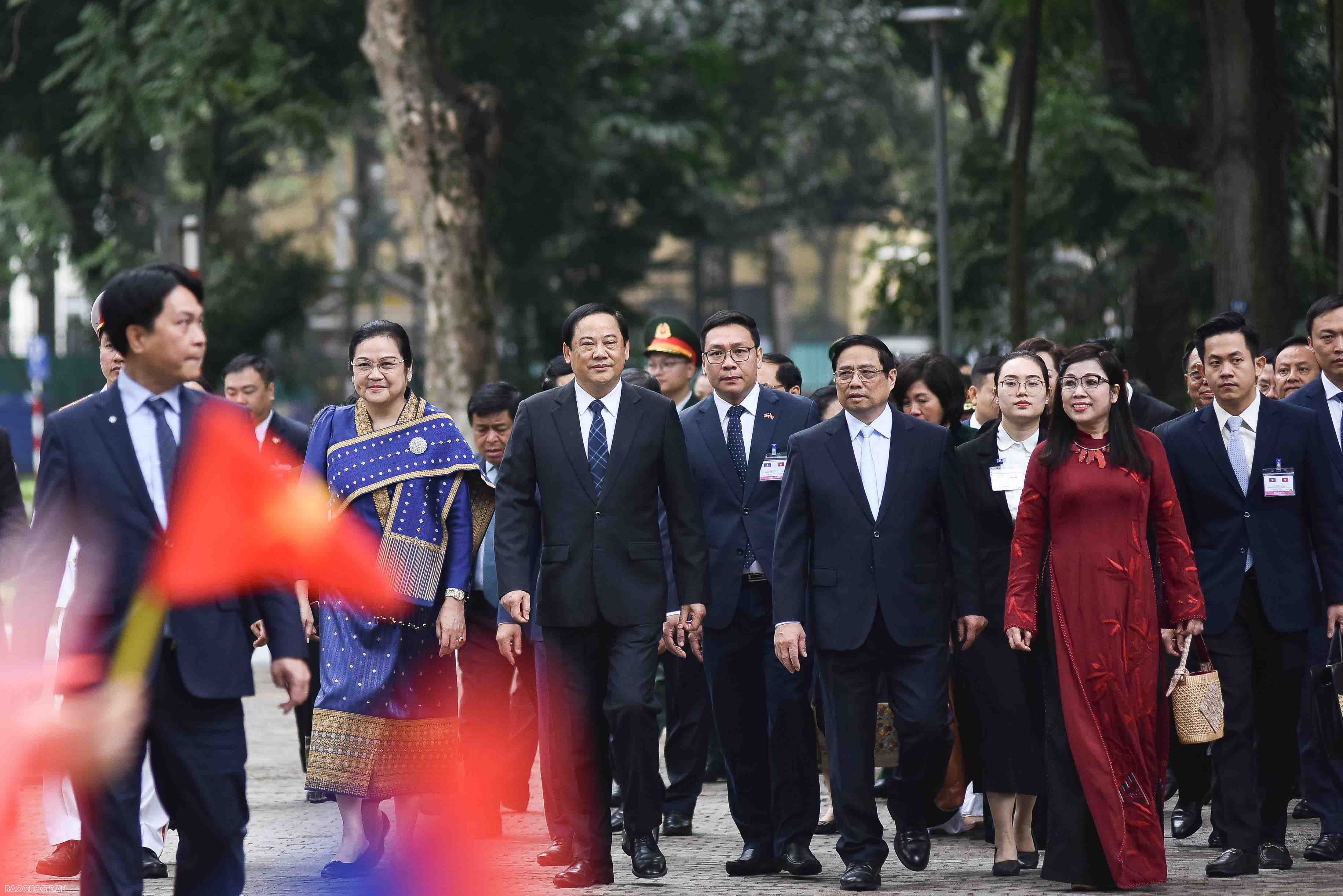 Lễ đón chính thức Thủ tướng Lào Sonexay Siphandone và Phu nhân tại Phủ Chủ tịch