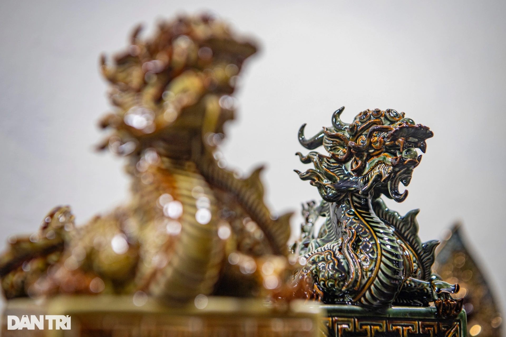 Ấn 'Hoàng đế chi bảo' phiên bản gốm vẽ vàng ở Bát Tràng