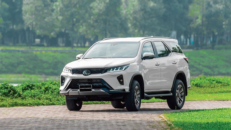 Toyota Fortuner 2024 có mức giá giảm sâu nhất tới 120 triệu đồng so với phiên bản cũ. Toyota Fortuner 2024 có mức giá giảm sâu nhất tới 120 triệu đồng so với phiên bản cũ.