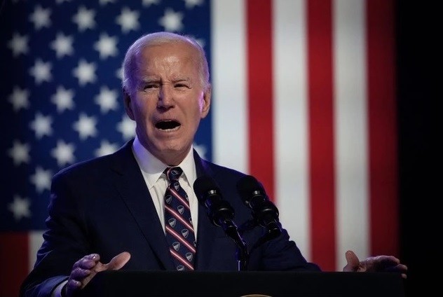 Ảnh ấn tượng (1 7/1): Nga nói tiến bộ ‘hơn tất cả những nước khác’ về sản xuất vũ khí, cơ sở khí đốt Ukraine bốc cháy, đánh bom đẫm máu ở Iran