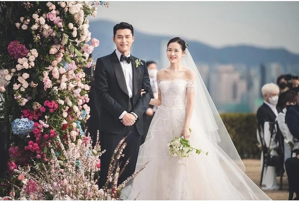 Son Ye Jin-Hyun Bin đóng góp giúp đỡ trẻ em có hoàn cảnh khó khăn