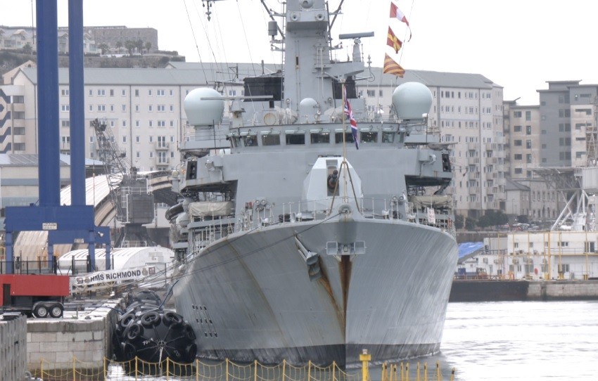 Biển Đỏ: Anh xuất kích chiến hạm đáng gờm; hàng loạt tên lửa, máy bay không người lái của Houthi bị hạ. GBC News) Biển Đỏ: Anh xuất kích chiến hạm đáng gờm; hàng loạt tên lửa, máy bay không người lái của Houthi bị hạ. GBC News)