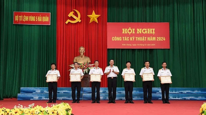 Vùng 5 Hải quân: Nâng cao chất lượng xây dựng nền chính quy kỹ thuật và làm chủ vũ khí, trang bị kỹ thuật