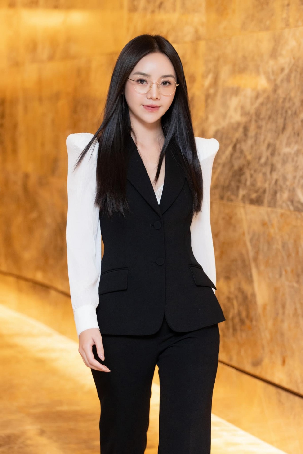 'Cô giáo Nguyệt' 'Chúng ta của 8 năm sau" - Quỳnh Kool