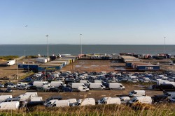 Cảnh sát Ireland điều tra vận chuyển người trái phép trong container hàng đông lạnh