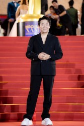 MC Trấn Thành và dàn sao Việt rạng rỡ trên thảm đỏ lễ trao giải Ngôi sao xanh