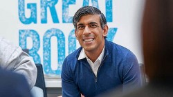 Tin vui đến Ukraine dồn dập: Món quà quý 'chưa từng có', hội nghị hòa bình, có người tính lập hẳn quỹ sản xuất vũ khí vì Kiev