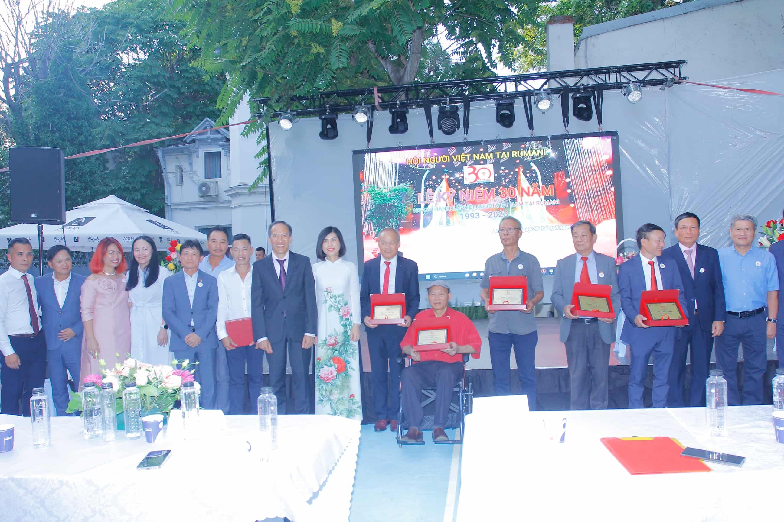 Tạo 'cú huých' mới cho hợp tác thực chất Việt Nam-Romania Tạo 'cú huých' mới cho hợp tác thực chất Việt Nam-Romania