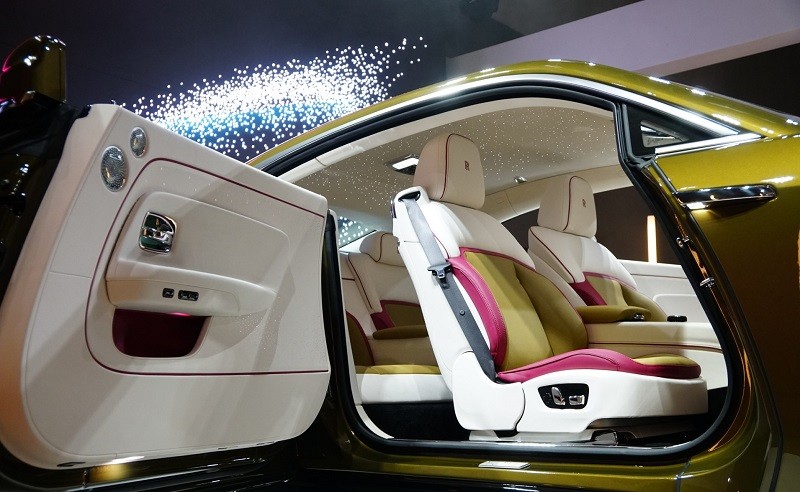 Cận cảnh xe điện Rolls-Royce Spectre vừa ra mắt tại Việt Nam, giá gần 18 tỷ đồng