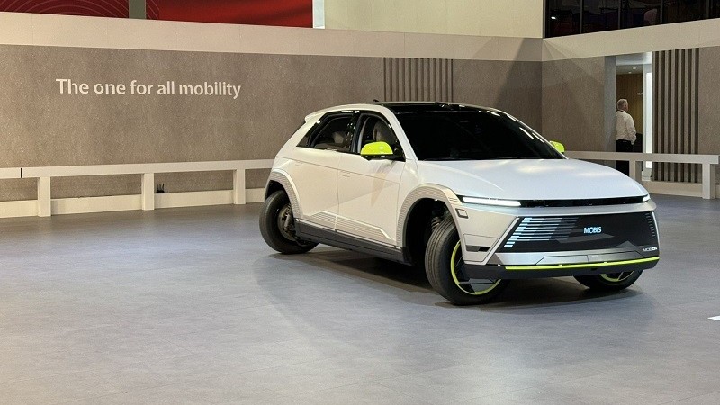 Hyundai ra mắt mẫu xe mới có khả năng đi ngang như cua