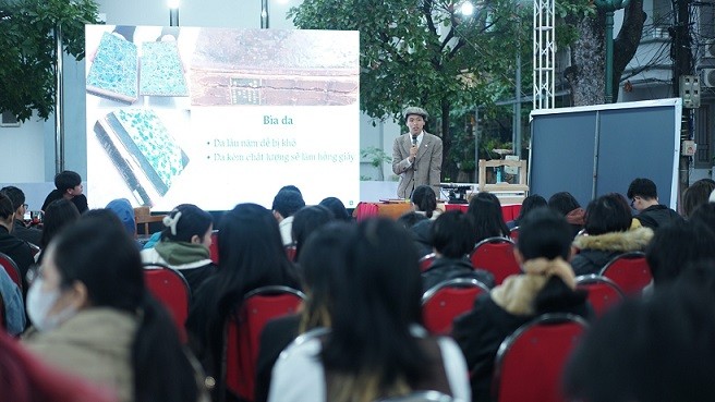 Khám phá nghệ thuật đóng sách thủ công Khám phá nghệ thuật đóng sách thủ công