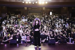 Ca sĩ Mỹ Tâm hạnh phúc đón sinh nhật cùng hơn 1.000 fan hâm mộ