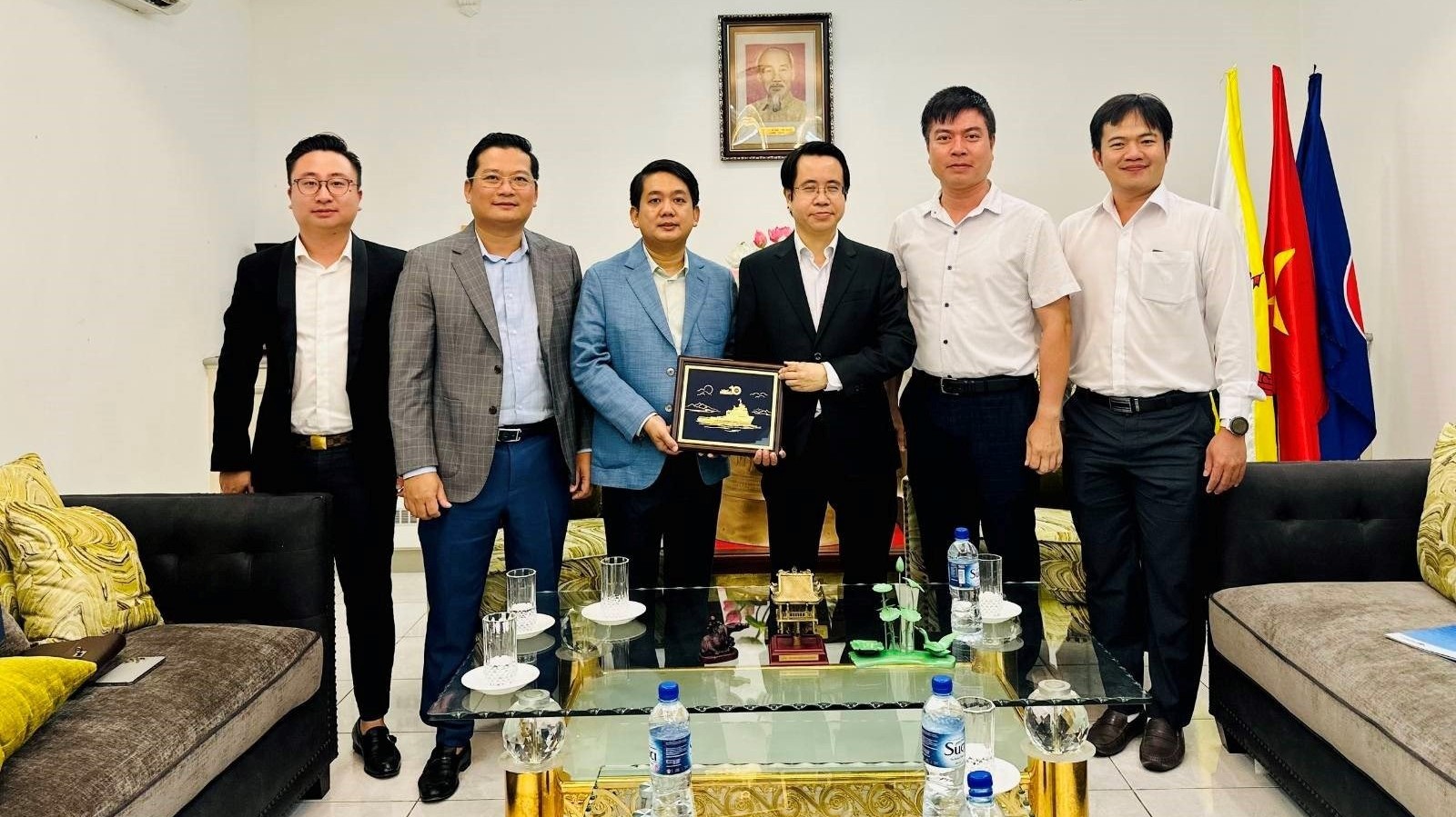 Doanh nghiệp Việt Nam bàn giao 2 tàu dịch vụ dầu khí cho Brunei