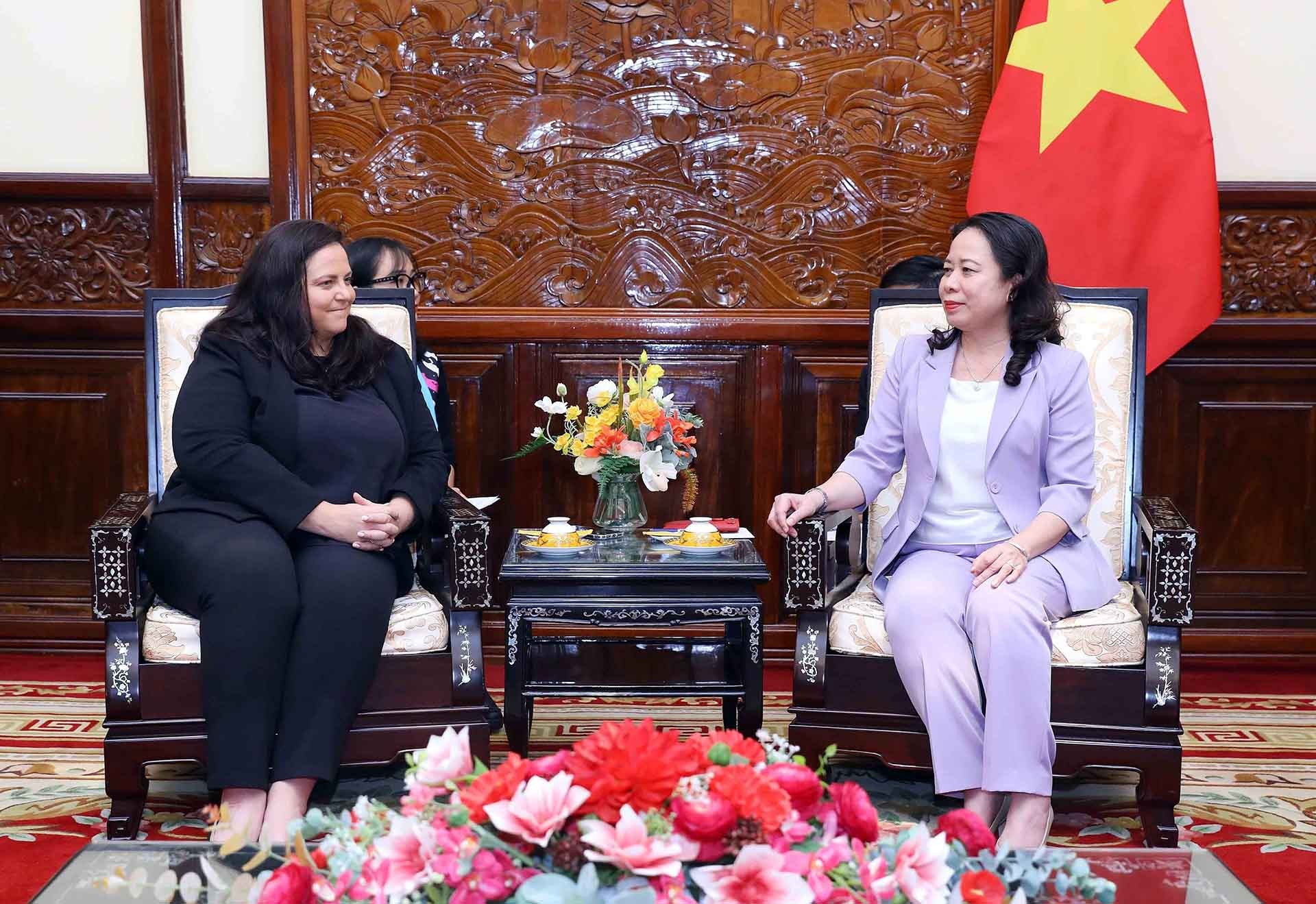 Phó Chủ tịch nước Võ Thị Ánh Xuân bà Kay Hart, Chủ tịch Khối thị trường quốc tế (IMG) của Tập đoàn Ford Motor. (Nguồn: TTXVN) Phó Chủ tịch nước Võ Thị Ánh Xuân bà Kay Hart, Chủ tịch Khối thị trường quốc tế (IMG) của Tập đoàn Ford Motor. (Nguồn: TTXVN)