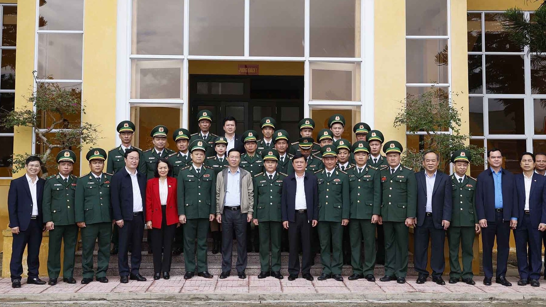 Chủ tịch nước Võ Văn Thưởng chúc Tết nhân dân và Bộ đội Biên phòng tại Nghệ An